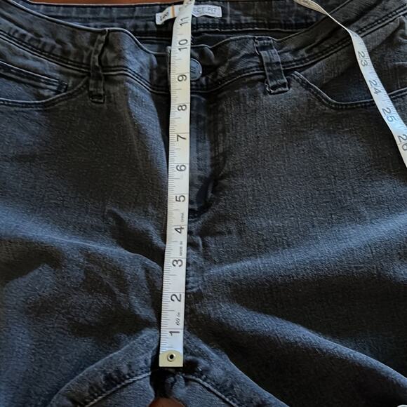 Lee Perfect Fit Black Straight Leg Jeans Woman Size 12M Soft Lightly Faded - Picture 8 of 10